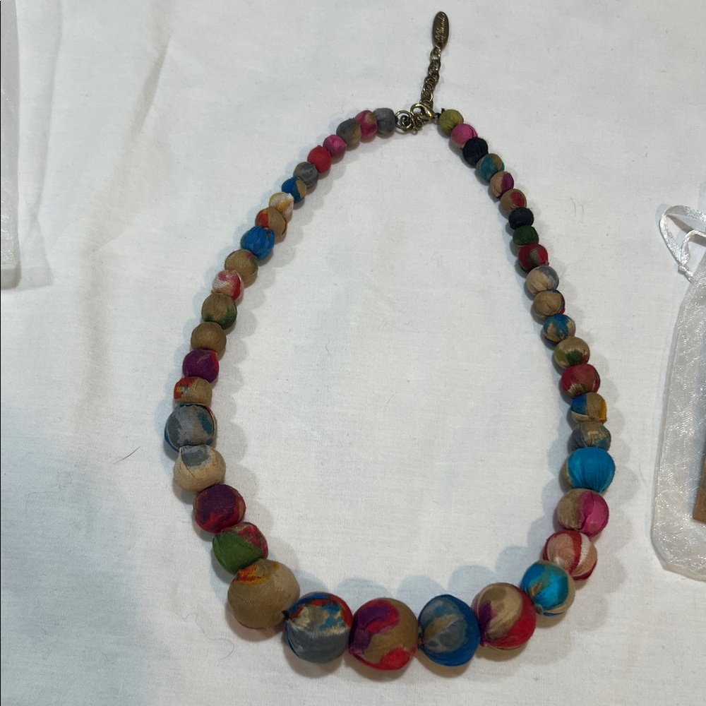 Plunder Multicolor Beaded Necklace and Earring Set - Picture 4 of 6